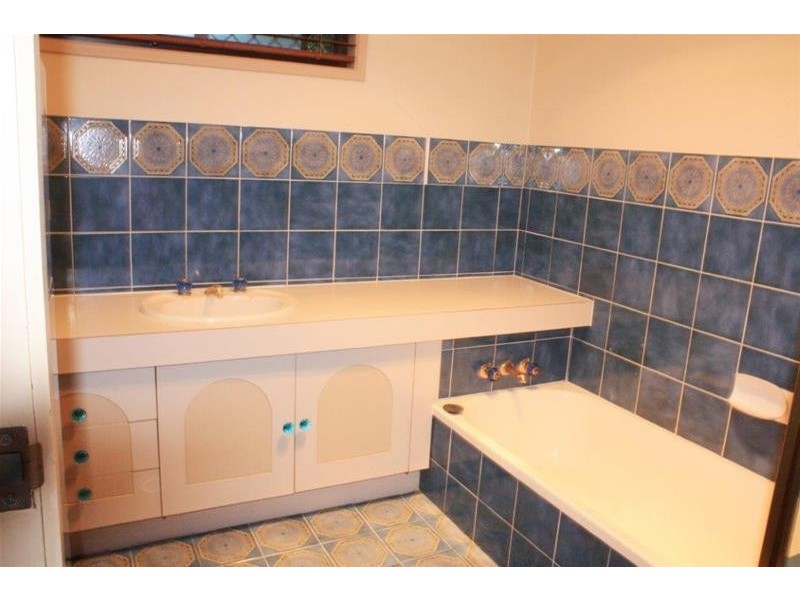 14 Lothian Avenue, Sorrento QLD 4217