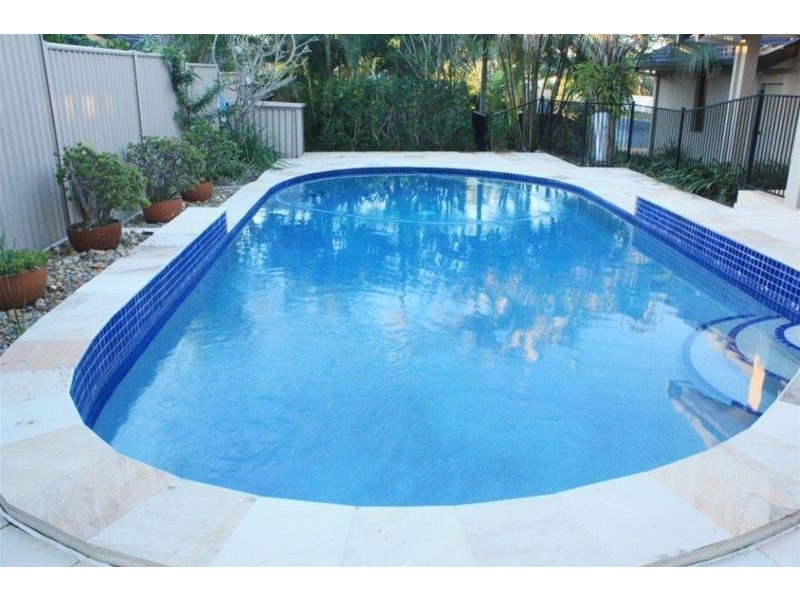 14 Lothian Avenue, Sorrento QLD 4217