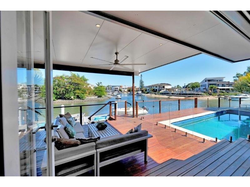 90 Gibraltar Drive, Isle Of Capri QLD 4217