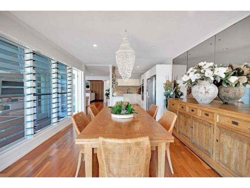 90 Gibraltar Drive, Isle Of Capri QLD 4217