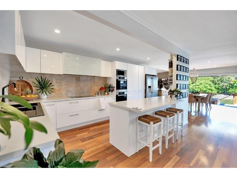 90 Gibraltar Drive, Isle Of Capri QLD 4217