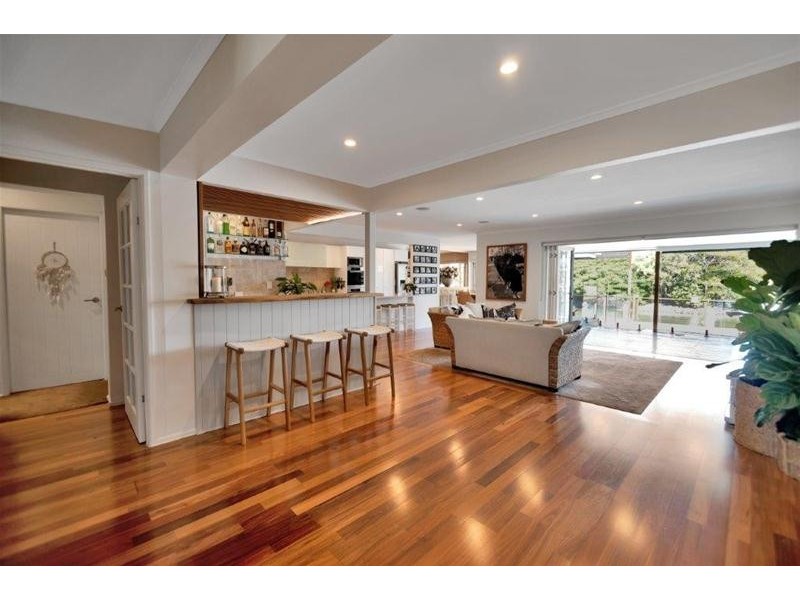 90 Gibraltar Drive, Isle Of Capri QLD 4217