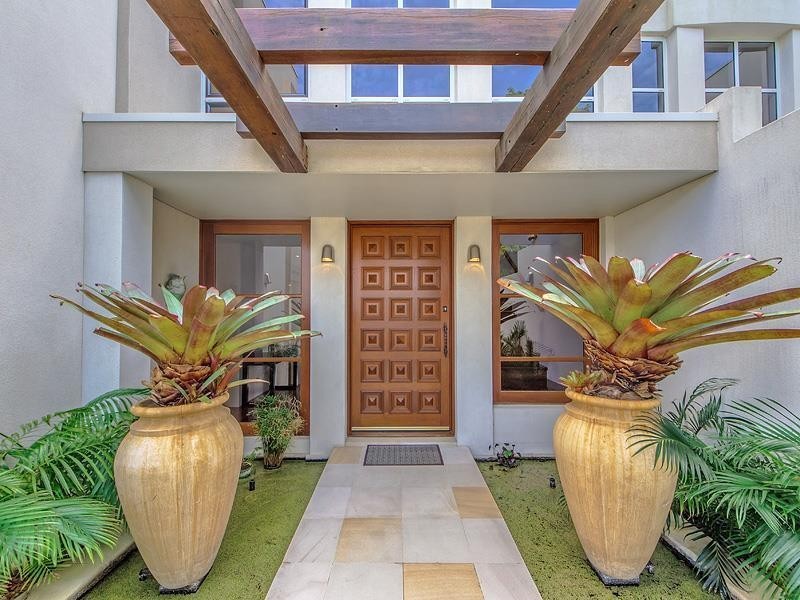 68 Sunrise Boulevard, Surfers Paradise QLD 4217