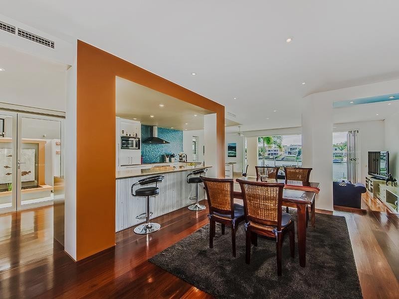 68 Sunrise Boulevard, Surfers Paradise QLD 4217