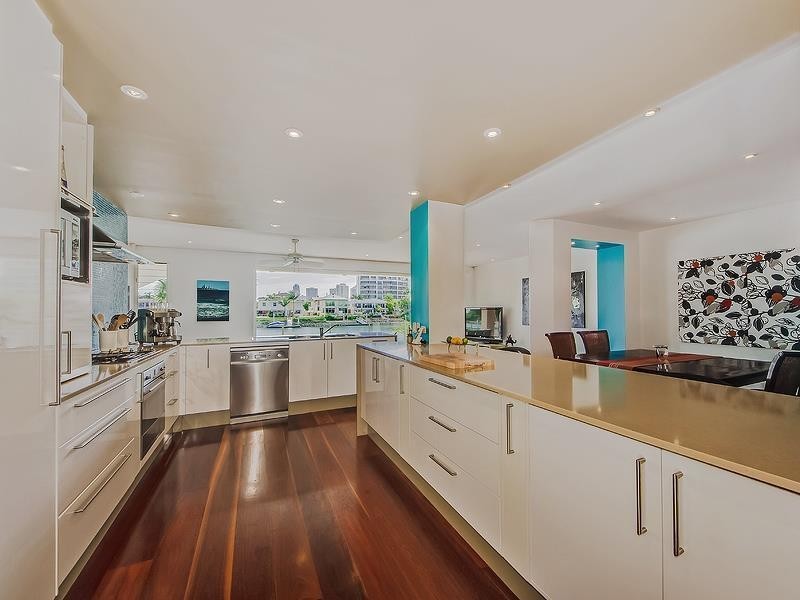 68 Sunrise Boulevard, Surfers Paradise QLD 4217