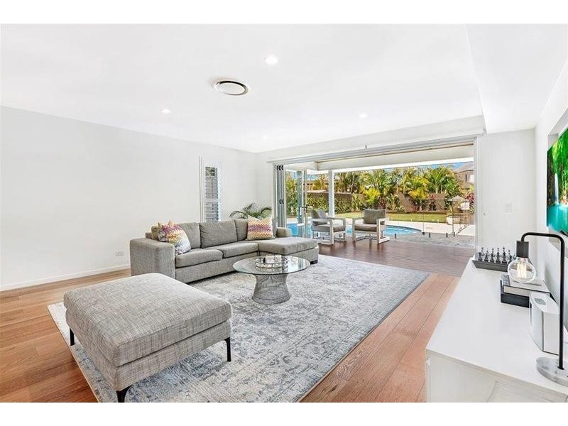 16 Salerno Street, Isle Of Capri QLD 4217