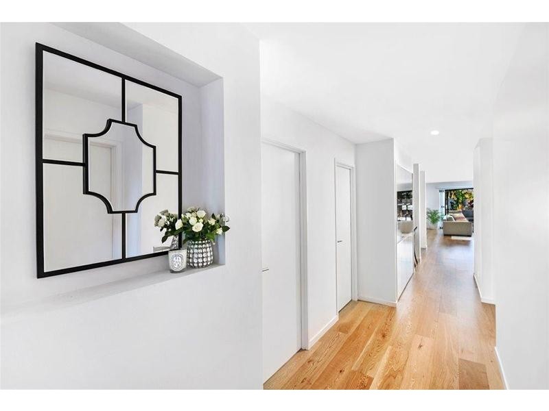 16 Salerno Street, Isle Of Capri QLD 4217