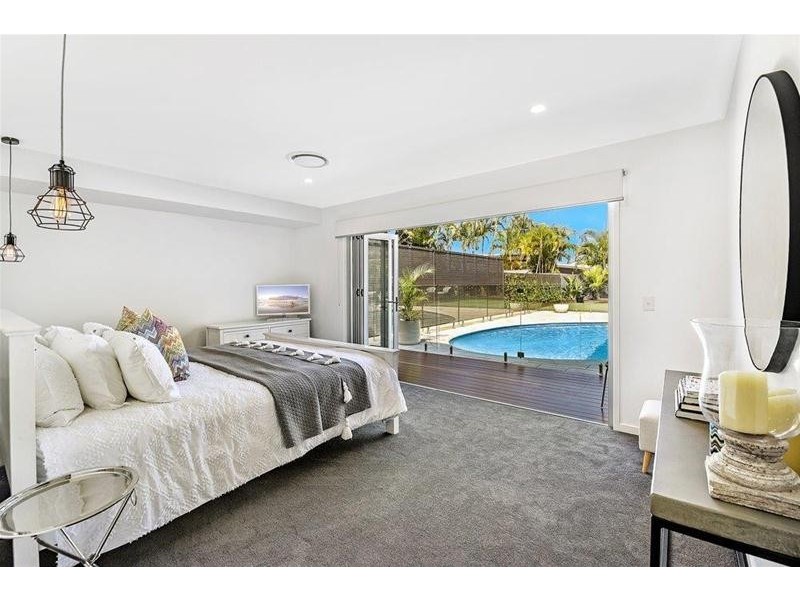 16 Salerno Street, Isle Of Capri QLD 4217