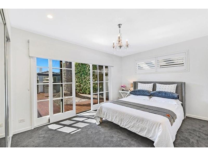 16 Salerno Street, Isle Of Capri QLD 4217