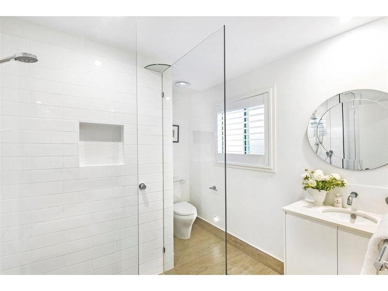 16 Salerno Street, Isle Of Capri QLD 4217