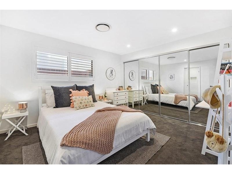 16 Salerno Street, Isle Of Capri QLD 4217