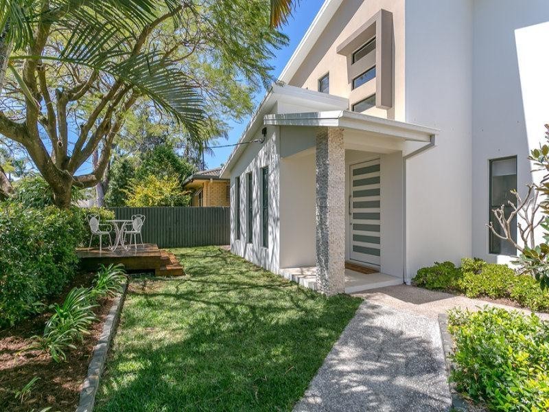 10 Kapala Street, Southport QLD 4215