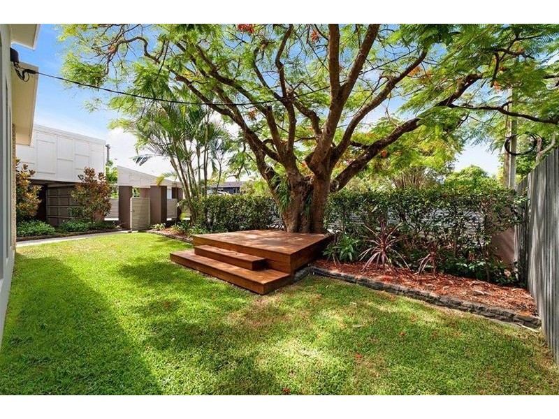 10 Kapala Street, Southport QLD 4215