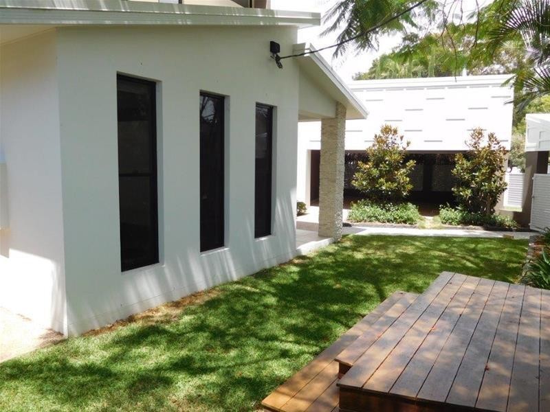 10 Kapala Street, Southport QLD 4215