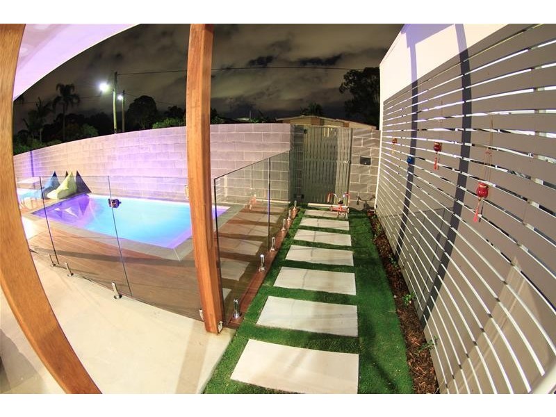 1 Fairway Avenue, Southport QLD 4215