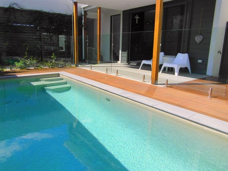 1 Fairway Avenue, Southport QLD 4215