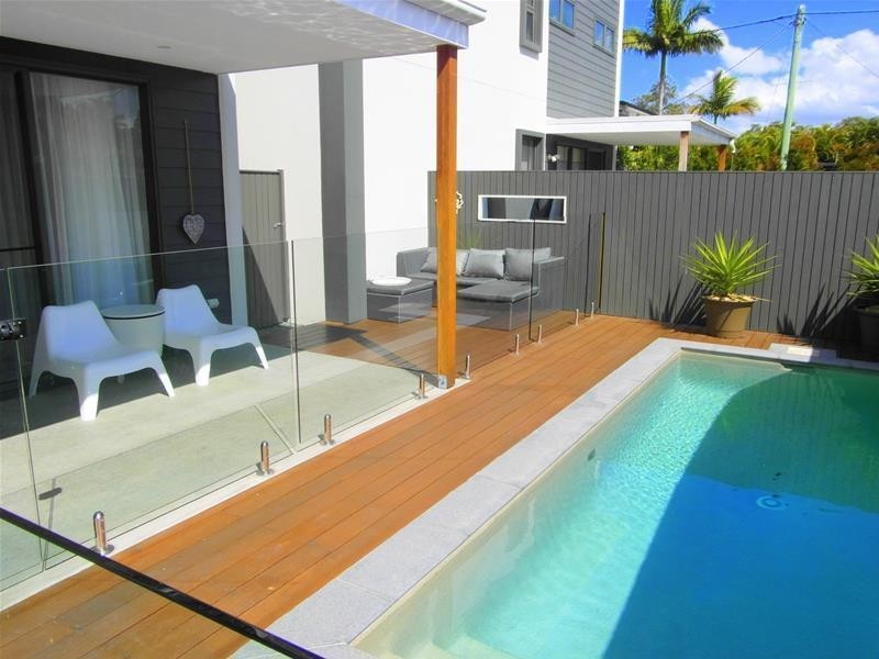 1 Fairway Avenue, Southport QLD 4215