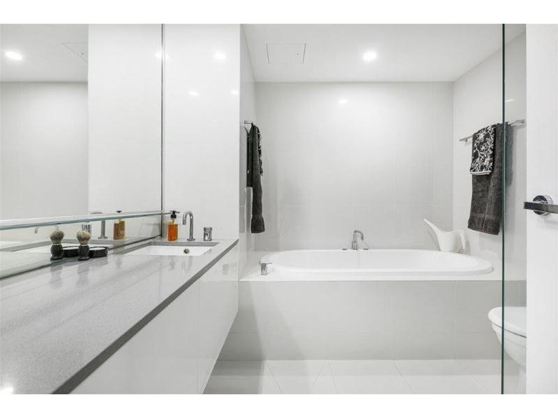 1267/9 Ferny Avenue, Surfers Paradise QLD 4217