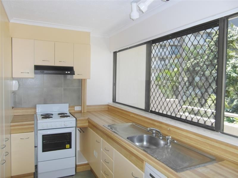 17 Thornton Street ‘Aquila’, Surfers Paradise QLD 4217