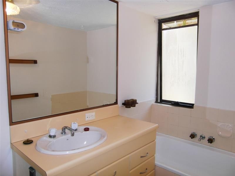 17 Thornton Street ‘Aquila’, Surfers Paradise QLD 4217