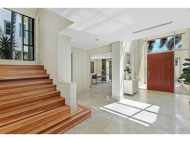 50 Admiralty Drive, Paradise Waters QLD 4217