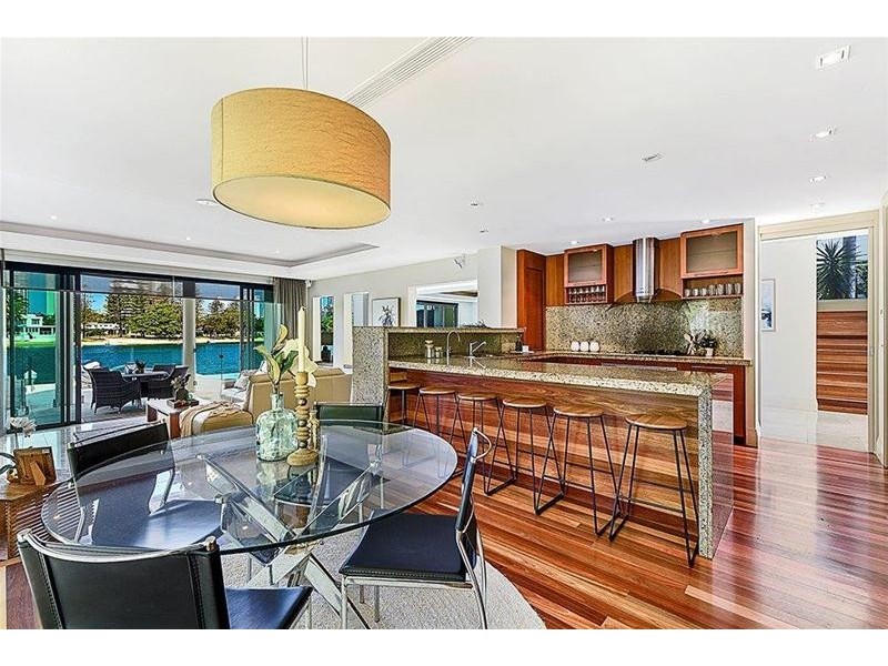 50 Admiralty Drive, Paradise Waters QLD 4217