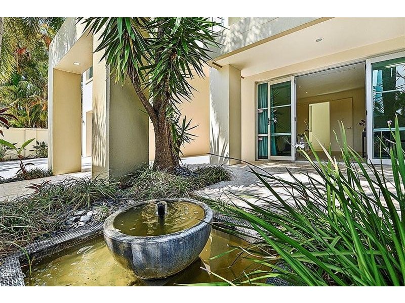 50 Admiralty Drive, Paradise Waters QLD 4217