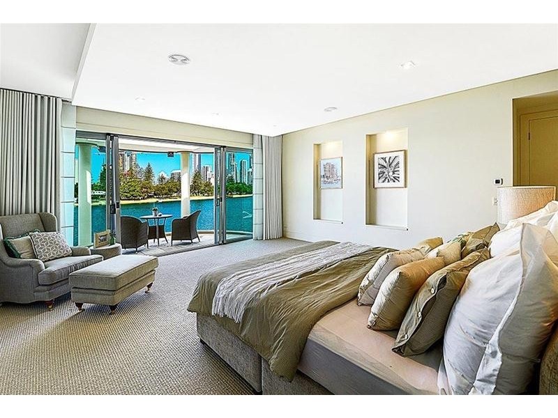 50 Admiralty Drive, Paradise Waters QLD 4217