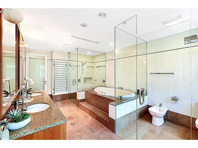 50 Admiralty Drive, Paradise Waters QLD 4217