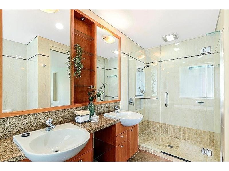 50 Admiralty Drive, Paradise Waters QLD 4217