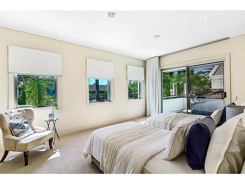 50 Admiralty Drive, Paradise Waters QLD 4217