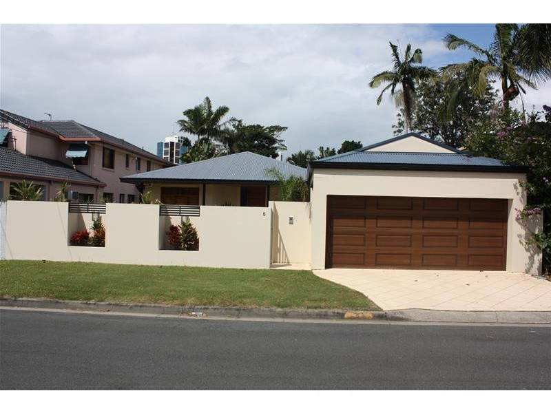 5 Richmond Avenue, Bundall QLD 4217