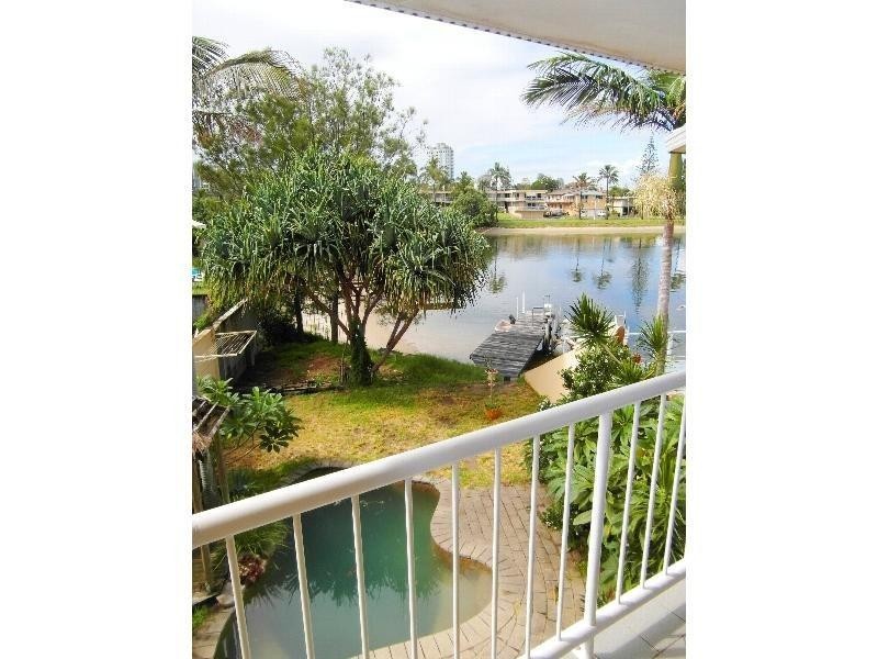 41 Sunrise Boulevard, Surfers Paradise QLD 4217