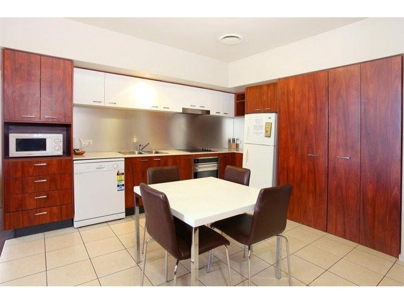 2111/23 Ferny Avenue ‘Chevron Renaissance’, Surfers Paradise QLD 4217