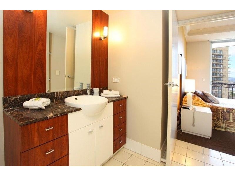 2111/23 Ferny Avenue ‘Chevron Renaissance’, Surfers Paradise QLD 4217