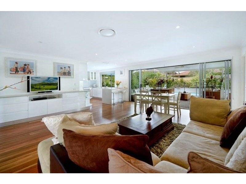 20 Mentone Avenue, Bundall QLD 4217