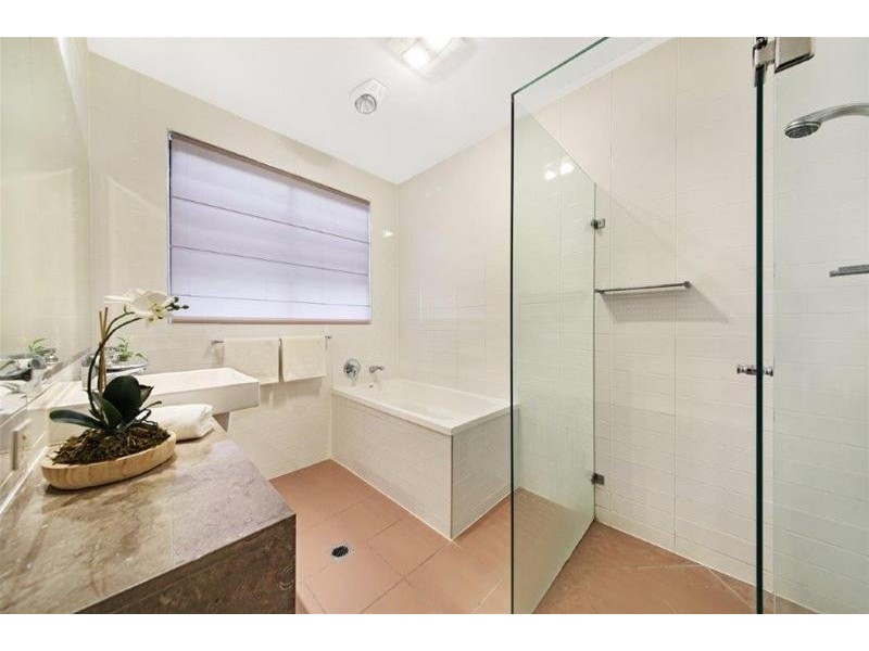 11 Durham Street, Southport QLD 4215