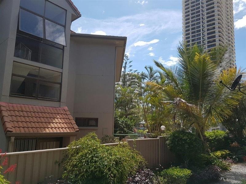 3/11 Old Burleigh Road, Broadbeach QLD 4218