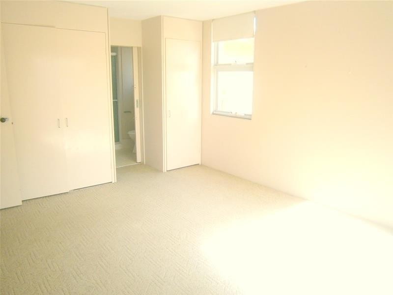 61 Garfield Terrace, Surfers Paradise QLD 4217