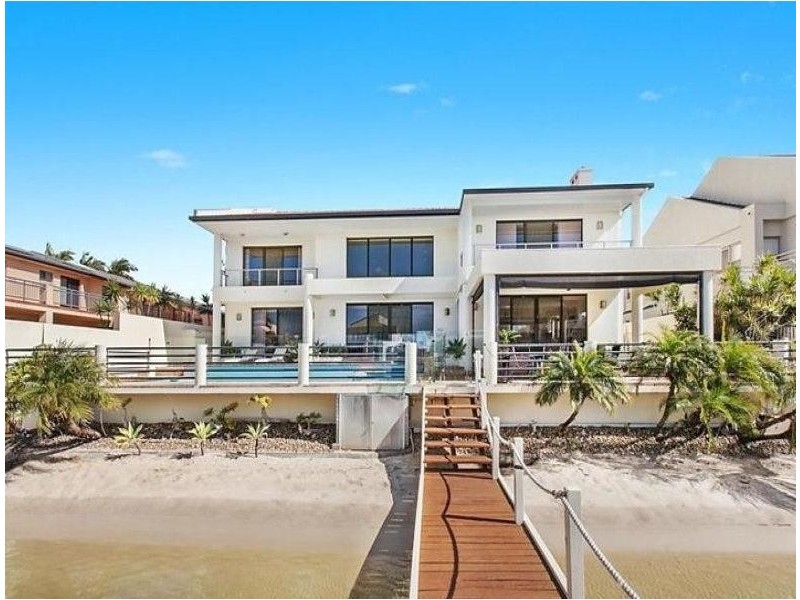 104 Commodore Drive, Paradise Waters QLD 4217