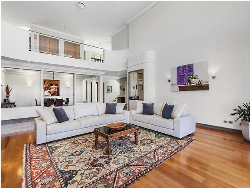 104 Commodore Drive, Paradise Waters QLD 4217