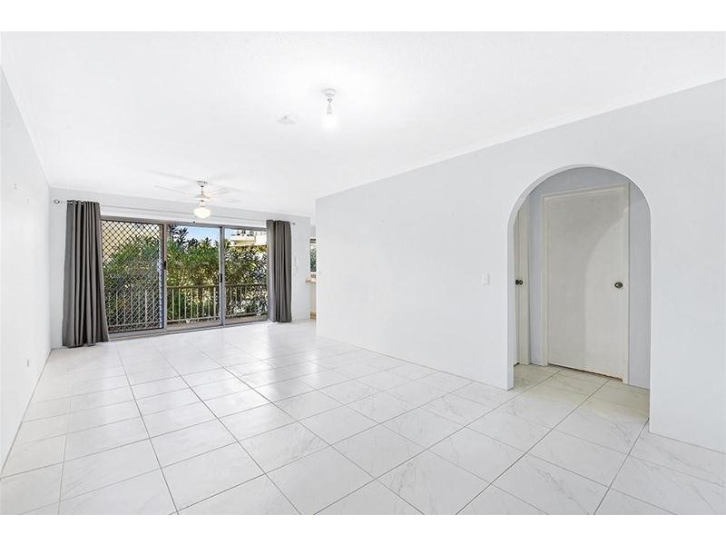 2/192 Ferny Avenue, Surfers Paradise QLD 4217