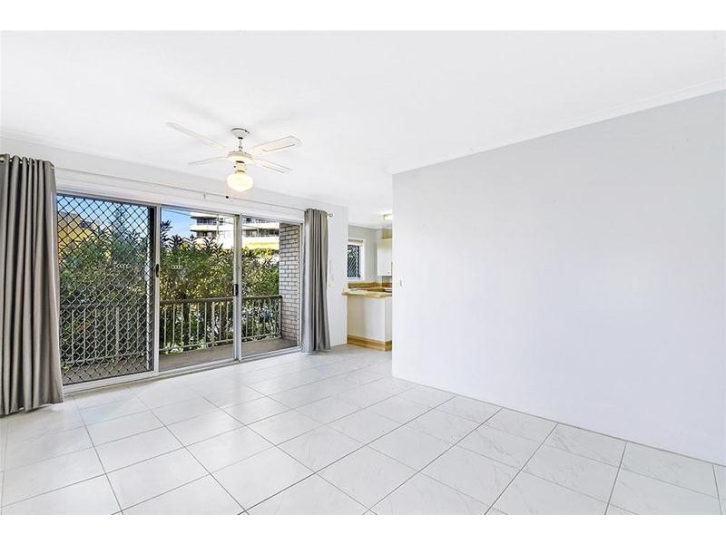 2/192 Ferny Avenue, Surfers Paradise QLD 4217