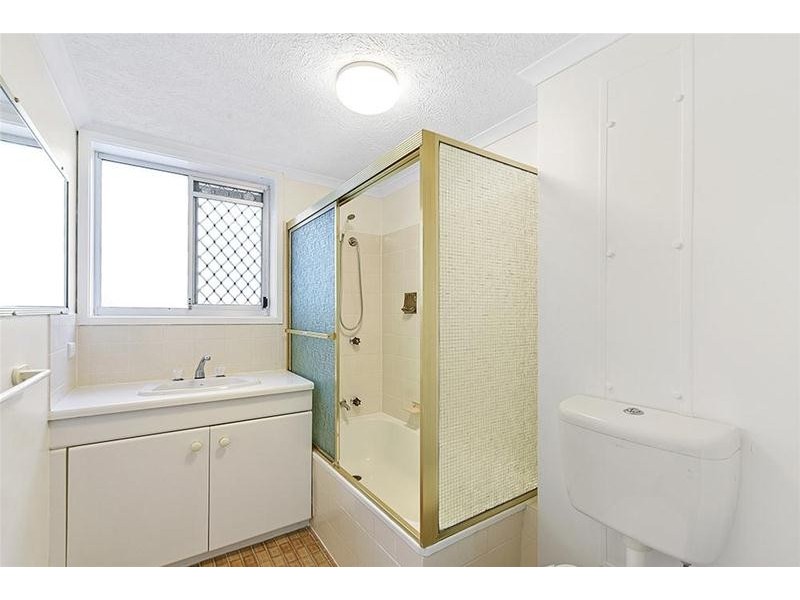 2/192 Ferny Avenue, Surfers Paradise QLD 4217