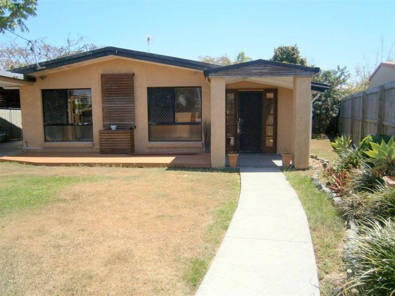 15 Yoorana Place, Broadbeach Waters QLD 4218