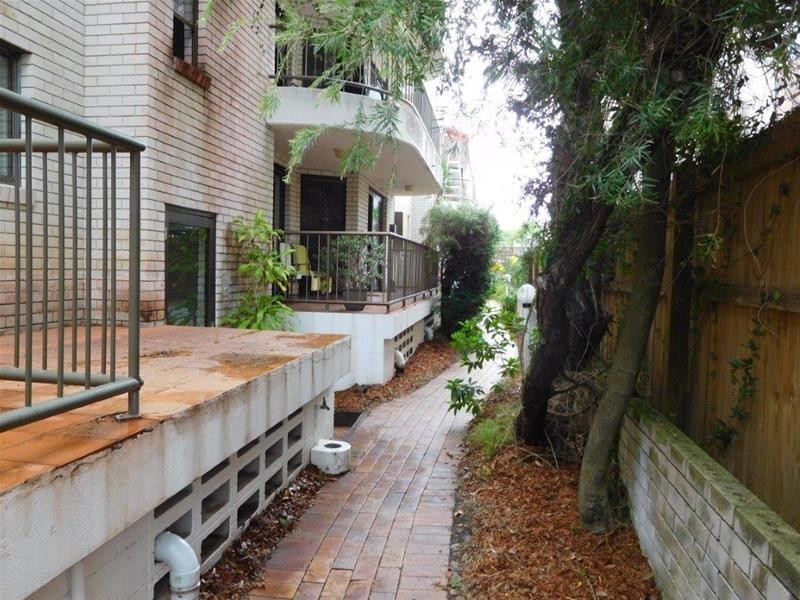 2/26 Lather Street, Southport QLD 4215