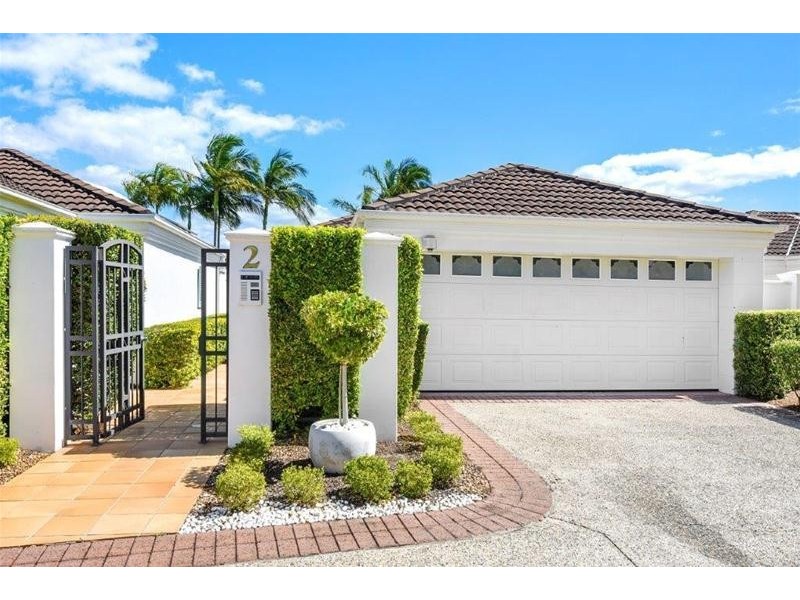 2/70 Marbella Drive, Benowa QLD 4217