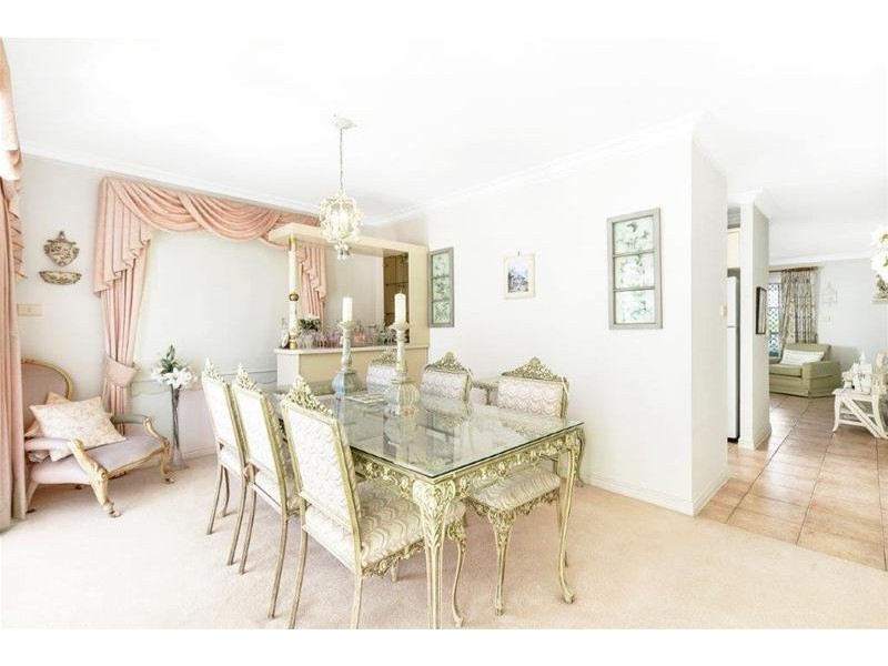 2/70 Marbella Drive, Benowa QLD 4217