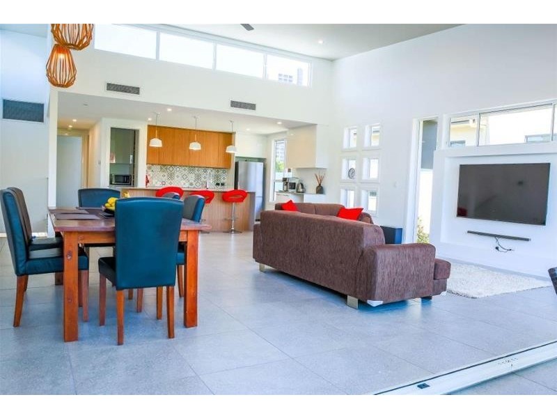 28 Blondell Avenue, Surfers Paradise QLD 4217