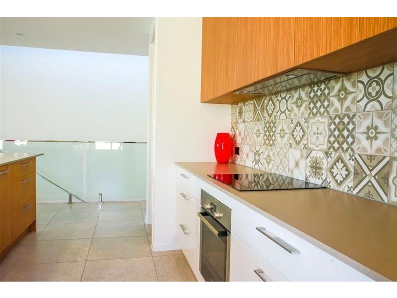 28 Blondell Avenue, Surfers Paradise QLD 4217